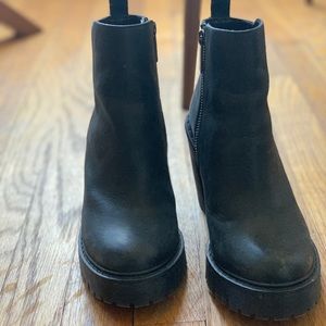 Dr. Martens Magdalena Ankle Bootie